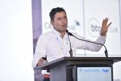 El superintendente financiero, Jorge Castaño, anunciará este viernes las reducciones en la tasa máxima que se cobrará por microcréditos. FOTO Colprensa