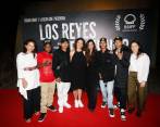 El elenco y las productoras de Los reyes del mundo en su estreno en Medellín. Foto: Archivo.