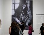 “Violeta Inédita” es el título de la exposición que reúne el trabajo pictórico de la compositora chilena. Foto: Efe.