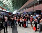 Mucha afluencia de viajeros y algunos tumultos se han presentado en la Terminal del Norte. Foto: Edwin Bustamante. 