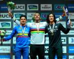 Juan Camilo Ramírez, en el podio, como subcampeón mundial de la categoría sub-23. FOTO MINDEPORTE