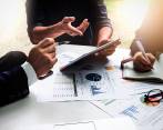 Las certificaciones se convierten en un respaldo que les permite a las empresas ser más competitivas en el mercado donde desarrollan y ofrecen sus servicios y productos. Foto: Shutter Stock