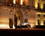 El féretro de la reina Isabel II llegó a Londres. FOTO Efe