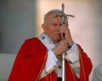 La investigación de Ekke Overbeek señala que mientras fue cardenal de Cracovia, el papa Juan Pablo II supo de casos de pederastia y los ocultó; además, trasladó a los autores para evitar un escándalo. FOTO gETTY