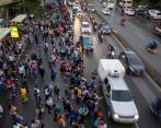 El jueves, en el primer día de la contingencia, los usuarios del metro en las cinco estaciones cerradas del norte sintieron el impacto de la situación. FOTO EDWIN BUSTAMANTE.