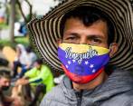 Muchos venezolanos aún no consideran la opción de retornar a su país, porque varios de los problemas que los expulsaron de su terruño siguen sin resolverse, pese a que la economía ya repunta, pero aún hay cierto grado de inestabilidad política. Los expertos dicen que se requieren planes entre los dos países para facilitar el retorno. FOTO julio césar herrera