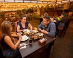 Los restaurantes y bares son algunos de los sectores que más se benefician durante el Día de la Madre. FOTO Edwin bustamante