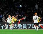 La chilena de Santos Borré ante Japón. FOTO GETTY