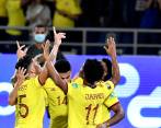 El festejo tricolor tras una de las anotaciones a la selección chilena. Colombia se mostró unida. FOTO Getty