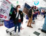 En los tres días sin IVA de 2021 el comercio vendió cerca de $30 billones. Estas jornadas han sido un estímulo para recuperar la economía después de la crisis desatada por la covid-19 y los confinamientos implementados en 2020. FOTO Carlos Velásquez
