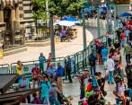 El cerramiento de la Plaza Botero ha desatado polémica en la ciudad entre quienes piden seguridad y quienes la prefieren con paso libre. FOTO CAMILO SUÁREZ