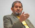 El exvicepresidente Angelino Garzón asegura que una línea roja de la paz total debe ser la cero tolerancia con la violencia. FOTO: Manuel Saldarriaga Quintero