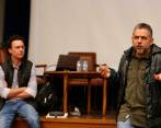 Imagen de la rueda de prensa de Mario Mendoza y Keko Olano para hablar sobre la serie de Cómics que será Lanzada este sábado en el SOFA en Corferias. FOTO Colprensa