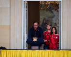 El martes desde un balcón de la Casa de Nariño, el presidente Gustavo Petro lanzó un discurso de casi hora y media, luego de las marchas que él convocó. FOTO COLPRENSA