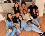 Los familiares de Pelé en el hospital donde se encuentra internado el astro brasileño. FOTO INSTAGRAM DE KELY NASCIMENTO