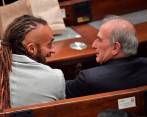 El representante a la Cámara por Antioquia Daniel Carvalho y el senador Humberto de la Calle se declararon en independencia simbólica al gobierno de Gustavo Petro. FOTO: Cortesía prensa Senado