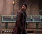 Diego Luna protagoniza Andor y regresa a su personaje de Cassian Andor. FOTO Cortesía Disney+