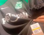 Esta es la imagen filtrada, en la que supuestamente el precio de la camiseta sería de $419.950. FOTO IMAGEN TOMADA DE TWITTER