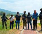 Los dos presuntos integrantes del ElLN fueron capturados en zona rural de Tame, Arauca. Cortesía: Ejército Nacional