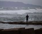 El huracán Fiona amenaza con fuertes lluvias e inundaciones a República Dominicana. FOTO: EFE