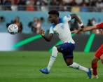 Bukayo Saka, de 21 años, es de momento, junto a Ener valencia, goleador del Mundial de Qatar, gracias a los dos tantos que consiguió frente a Irán. FOTO: EFE
