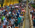 Los mineros avanzaban este viernes en una marcha entre Caucasia y Tarazá. FOTO MANUEL SALDARRIAGA
