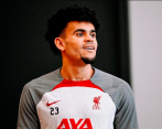 Luis Díaz, extremo colombiano que milita en el Liverpool. FOTO PÁGINA OFICIAL DEL LIVERPOOL