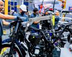 Actualmente Royal Enfield ensambla tres motos en la planta de Grupo Corbeta, en Envigado, donde hace lo propio AKT. FOTO JAIME PÉREZ