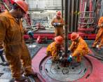 Durante el tercer mes del año se reportó un aviso de descubrimiento en el pozo Tororoi-1 del contrato E&P LLA-87. Además, se perforaron 8 pozos exploratorios y 55 de desarrollo. FOTO AFP