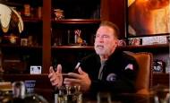Arnold Schwarzenegger publicó un video de cerca de 10 minutos en sus redes sociales hablándole directamente al pueblo ruso y a Vladimir Putin. FOTO @Arnold