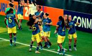 El festejo de las jugadoras colombianas en el Estadio Charrúa, de Montevideo, Uruguay. FOTO EFE