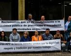 Los comerciantes fueron hasta las oficinas de la APP para manifestar su descontento. Abajo, como se vería el renovado Atanasio Girardot. FOTO julio césar herrera