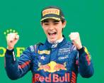 Sebastián Montoya celebra su podio. FOTO cortesía red bull