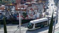 La propuesta de la empresa es que locales y turistas visiten y aprecien los murales que adornan al sistema. FOTO: Manuel Saldarriaga