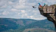 El bungee jumping es una de las actividades que más se realizan en este acantilado ubicado en el departamento de Lozère. Foto: Getty