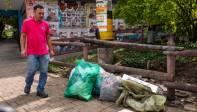 En varios tramos de Provenza aparecen bolsas de basura. FOTO: Carlos Velásquez