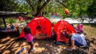 Las familias están conformadas por casi 20 niños y 20 adultos, también hay dos personas con discapacidad y dos mujeres embarazadas. Foto: Esneyder Gutiérrez Cardona 