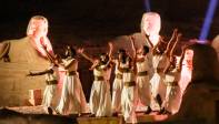 Con bailes autóctonos del país se realizó la ceremonia oficial de inauguración. FOTOS: GETTY.