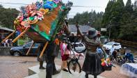 La escultura, además de quedar renovada, tiene ahora una nueva silleta, mucho más colorida que la anterior. Foto: Manuel Saldarriaga