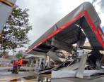 El techo cedió ante la fuerza de la tormenta, una persona resultó herida. FOTO: Jaime Pérez.
