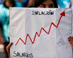 El costo de los salarios preocupa al banco central y cree que podría atizar la inflación. FOTO: AFP