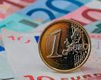 El euro se cotiza en US$1,03 y no había caído tanto frente a la divisa estadounidense desde hace 20 años. FOTO: AFP.