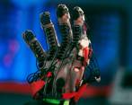 Meta está desarrollando guantes de alta tecnología para facilitar la interacción en el metaverso. FOTO Cortesía Meta