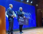 Alexander Macías recibió el premio Nacional de Periodismo Digital KienyKe por un reportaje sobre la migración a través del Tapón del Darién. FOTO: CORTESÍA. 