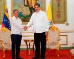 El presidente Gustavo Petro y su homólogo en Venezuela, Nicolás Maduro, se reunieron este martes en Caracas. FOTO: CORTESÍA