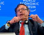 El presidente Gustavo Petro defiende la idea de descarbonización de la economía en el Foro Económico Mundial, en Davos, Suiza. FOTO cortesía