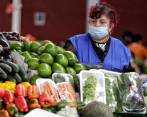 La propuesta de la ministra de Trabajo, Gloria Inés Ramírez, sobre el control de precios a los alimentos de la canasta familiar cobijaría a 51 productos. FOTO Colprensa.