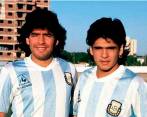 Diego y Hugo Maradona. FOTO TOMADA DE @MarcaFutbolint
