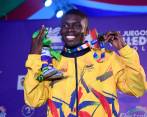 Yuberjen Martínez con su medalla de oro en los Juegos Bolivarianos. FOTO CORTESÍA COMITÉ OLÍMPICO COLOMBIANO 
