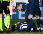 Neymar Júnior convirtió el segundo gol en la victoria del PSG (4-3) este domingo ante el Lille. FOTO AFP